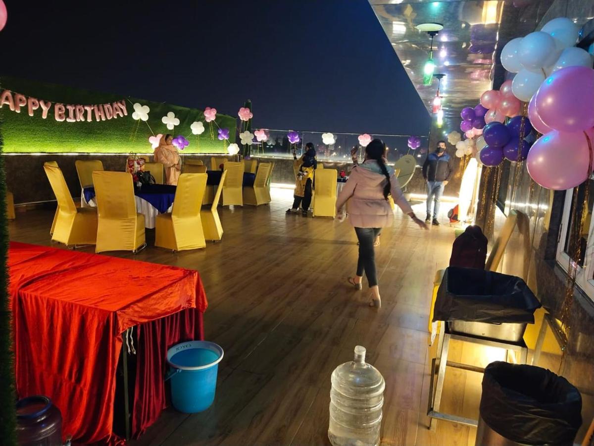 Airport Hotel Bollywood Paradise นิวเดลี ภายนอก รูปภาพ