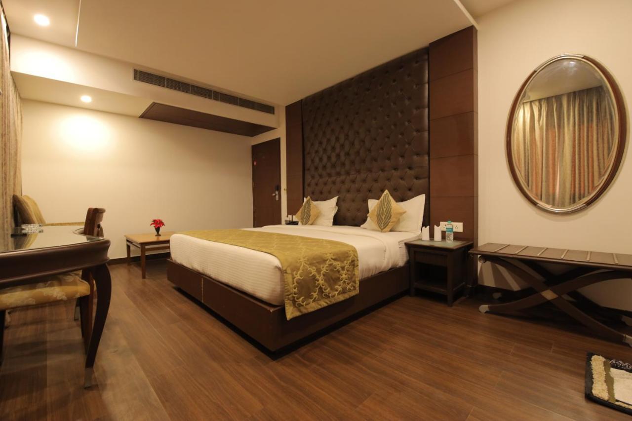 Airport Hotel Bollywood Paradise นิวเดลี ภายนอก รูปภาพ