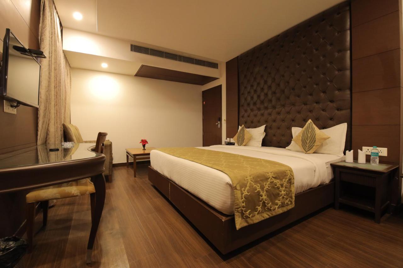Airport Hotel Bollywood Paradise นิวเดลี ภายนอก รูปภาพ