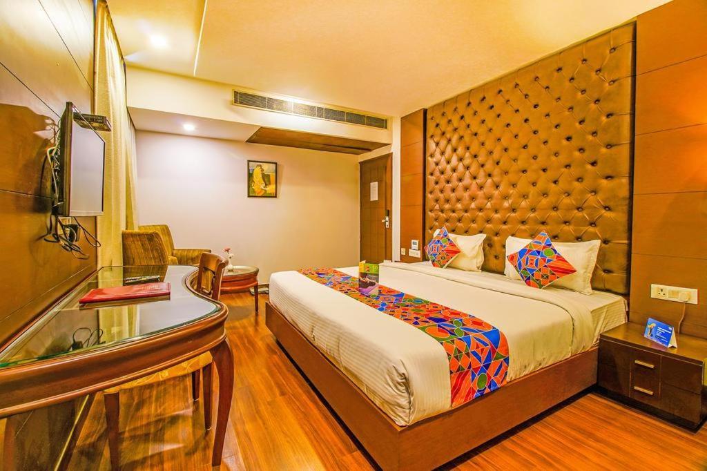 Airport Hotel Bollywood Paradise นิวเดลี ภายนอก รูปภาพ