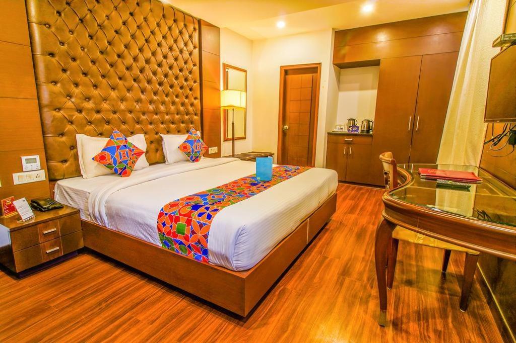 Airport Hotel Bollywood Paradise นิวเดลี ภายนอก รูปภาพ